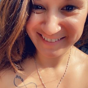 Meet your Posher, Hilary